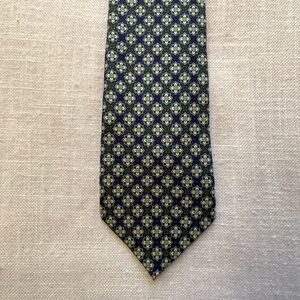 •Burberry London 100%Silk Geometric Neck Tie Made In England NWOT